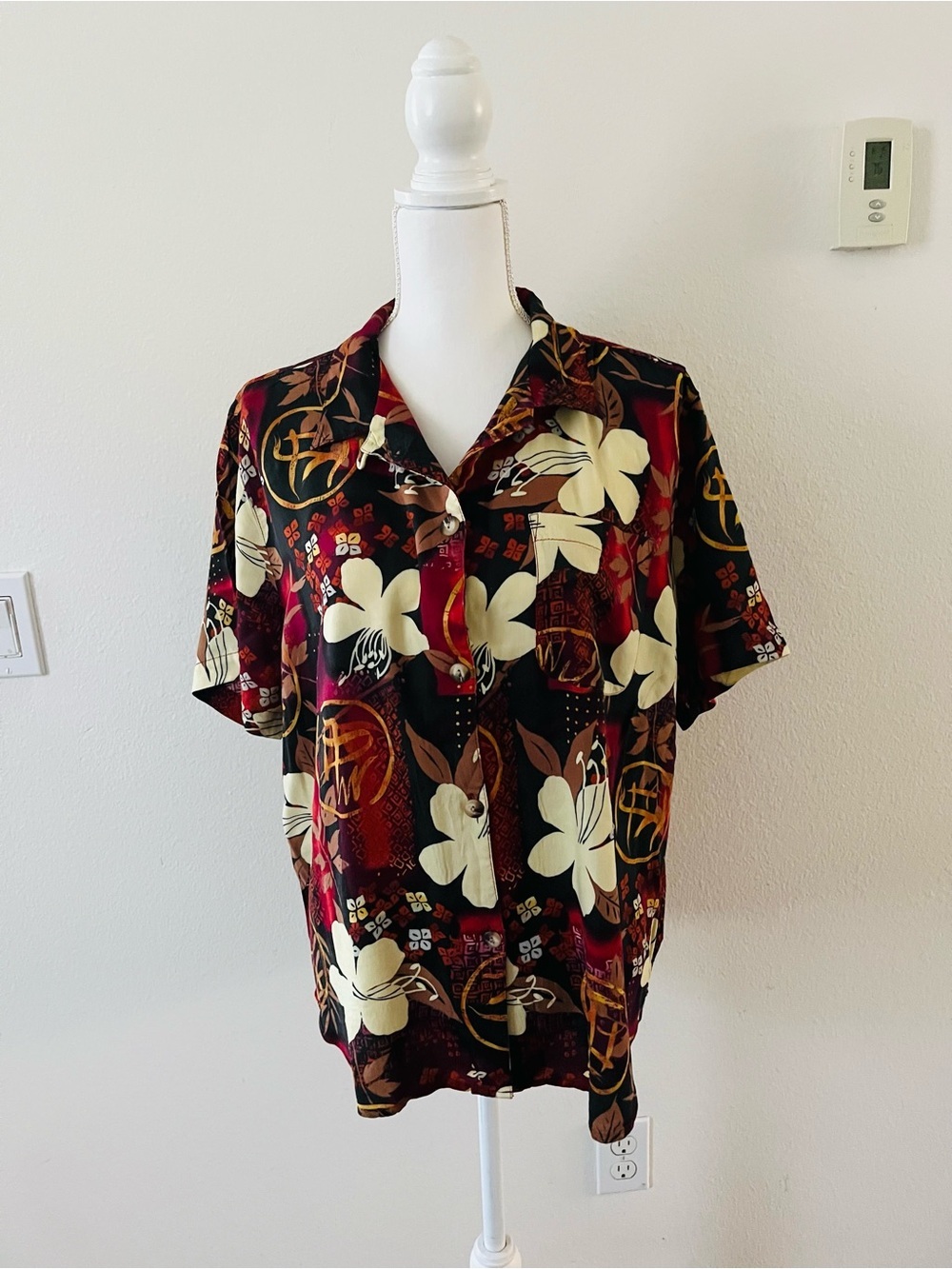 Women's Short Sleeve Floral Button-Up Top in Burgundy and Cream - Picture 1 of 8